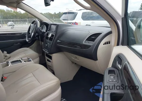 2016 Chrysler Town & Country Touring z USA, uszkodzony, nr VIN 2C4RC1BGXGR222379